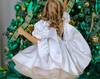 Vestido blanco de niña de las flores con gran lazo, vestido de satén con mangas abullonadas, vestido de lujo para niña pequeña, elegante vestido de fiesta de boda para niña