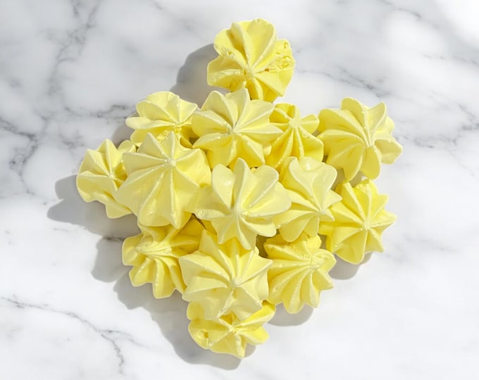 Premium Banana-Flavored Meringues – A Delicious Fusion of Sweetness for Every Celebration