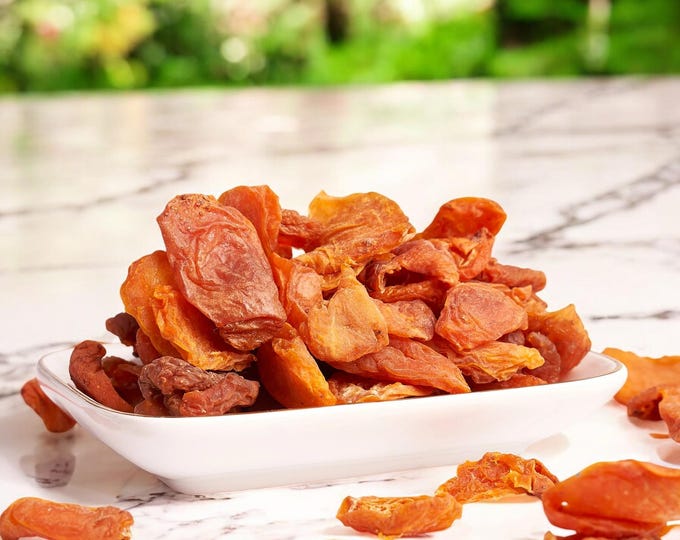 Organic Leaf-Cut Dried Apricots – Naturally Sweet, Perfect for Healthy Snacking or Gift Ideas