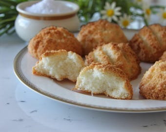 Crispy Coconut Croquant: Handcrafted Hatay Dessert