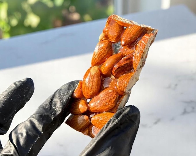 Almond Croquant Candy - Crunchy Sweet Treat with Roasted Almonds, Classic Handmade Nut Brittle Snack