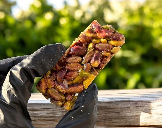 Natural Pistachio Croquant Bar - Crunchy, Sugar-Free Delight, Wholesome Snack, Ideal Gift for Health Enthusiasts