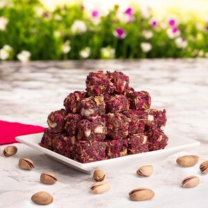 Double Roasted Turkish Delight with Pistachios, Covered in Delicate Rose Petals – Elegant Gift & Treat