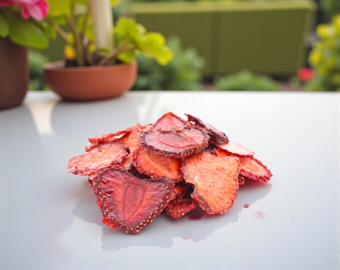 Dried Strawberry Chips: Sweet Vegan Snack