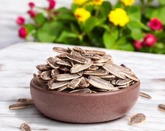Roasted Black Salted Sunflower Seeds, Perfect for Snacking Anytime