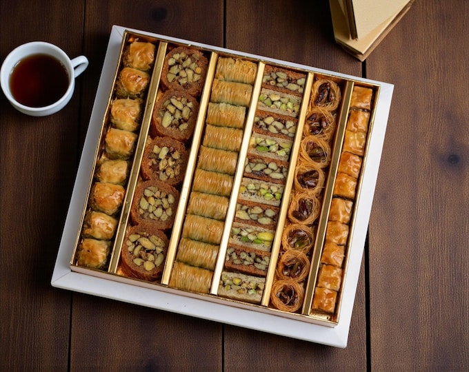 Handmade Honey Halep Pastry Box | Pistachio Baklava & Kataifi Gift