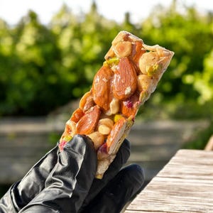 Mixed Nut Croquant Brittle: Gourmet Crunchy Treat