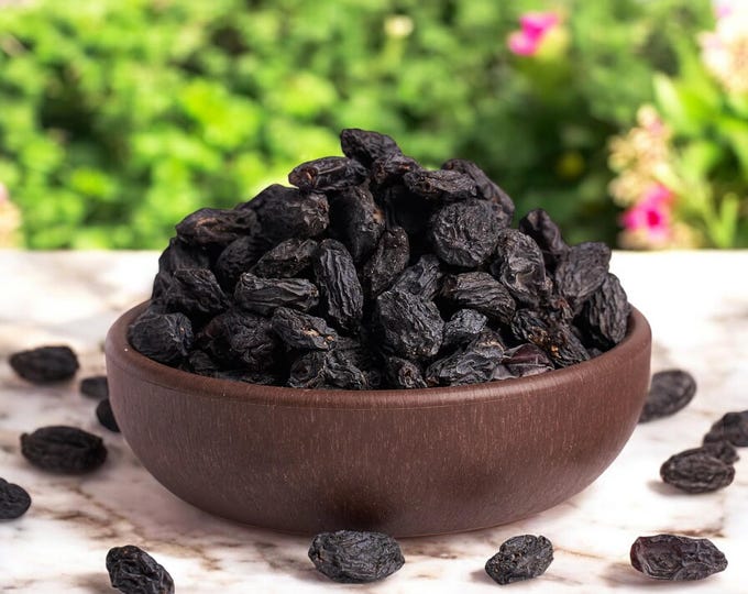 Premium Seedless Dried Black Grapes – Naturally Sweet, Perfect for Healthy Snacking and Baking