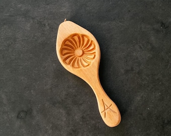 Traditional Wood Cookie Press Mold Floral Design Baker Tool