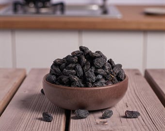 Seedless Black Dried Grapes - Natural, Rich Flavor, Traditional Drying, Healthy Snack