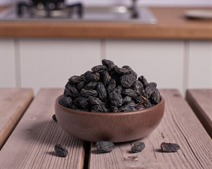 Seedless Black Dried Grapes - Natural, Rich Flavor, Traditional Drying, Healthy Snack