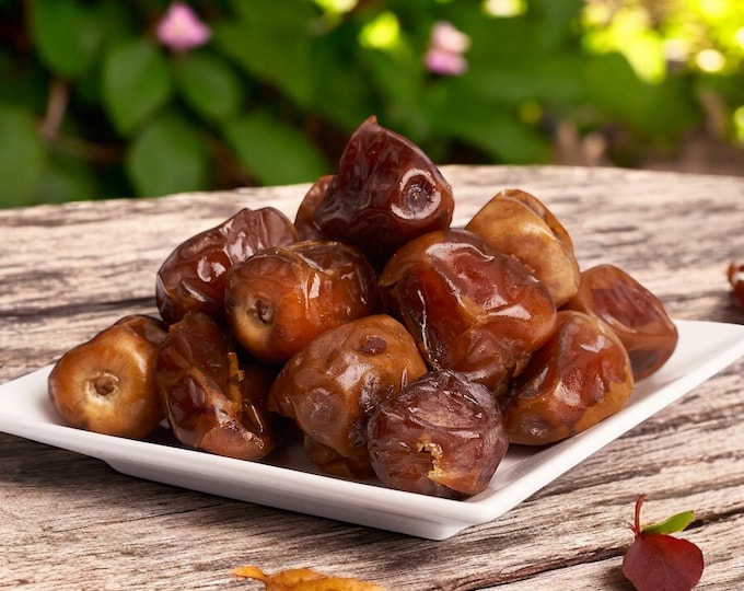 Premium Sukkari Fresh Dates – Naturally Sweet, Soft, and Perfect for Healthy Snacking or Gifting