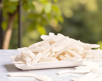 Natural Desiccated Coconut Snack: Tropical Yogurt Topping