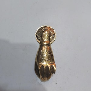 Antique Brass Hand Door Knocker – Vintage Figa Style Wall Decor – Ornate Handmade Knocker for Front Door or Interior Accent