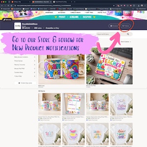Może przedstawiać: Cyfrowy interfejs sklepu DoodleKidsStore z banerem zawierającym tekst Go to our Store & Follow for New Product Notifications, prezentujący r&oacute;żne oferty produkt&oacute;w, w tym kubki, podkładki pod mysz oraz koszulki z grafikami.
