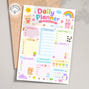 Puede incluir: Una hoja de planificador diario colorida con animales de dibujos animados, un arcoíris y un sol. Las secciones incluyen prioridades, horario, objetivos, lista de tareas, notas, cuidado personal, rastreador de agua, comidas y afirmaciones.