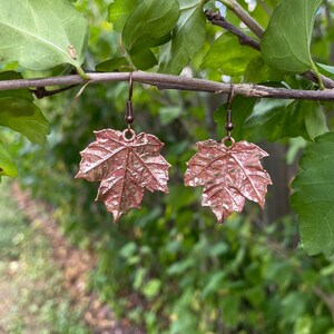 Ahornblatt Ohrringe | Handarbeit aus echten Blättern | Kupfer Galvanisierter Schmuck | Baumliebhaber | Einzigartiges Geschenk