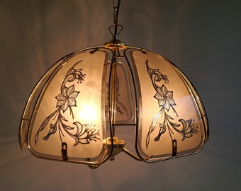 lampe de plafond de fleur de panneau de verre Français de laiton vintage, lampe suspendue de pendentif floral d’or de Hollywood Regency, luminaire rétro France des années 1980