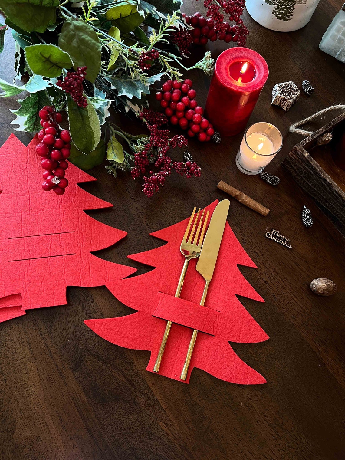 Christmas Tree Cutlery Set – 4-Piece Festive Red Table Decor