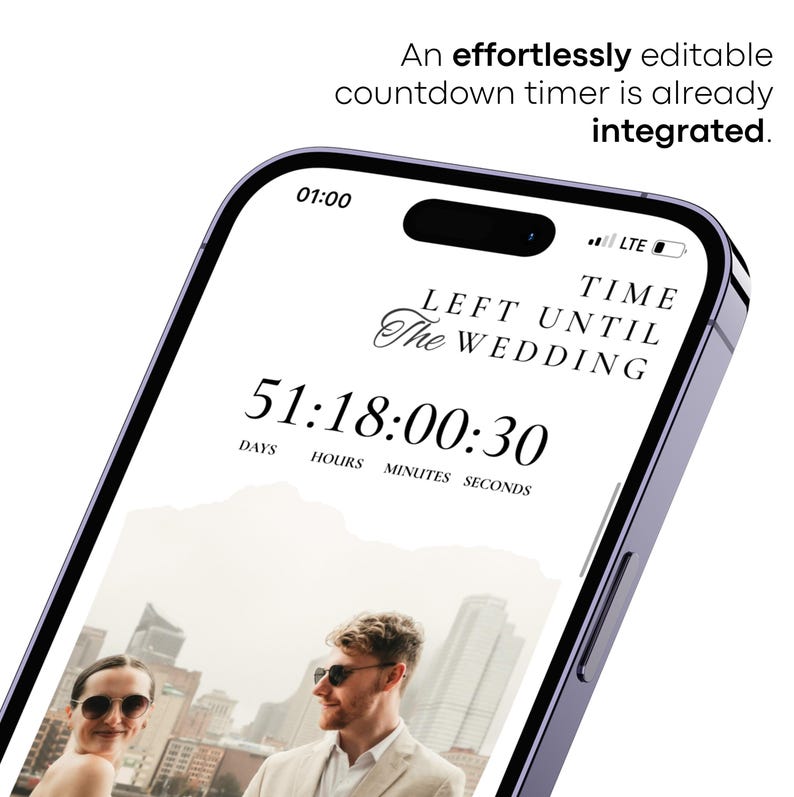 Op de afbeelding: Een smartphone scherm met een bruiloft aftelklok. Het scherm toont de tekst "TIME LEFT UNTIL THE WEDDING" en een aftelling van 51 dagen, 18 uur, 00 minuten en 30 seconden. De tekst "An effortlessly editable countdown timer is already integrated."