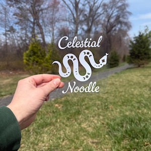 Celestial Noodle auto sticker - permanente vinyl sticker - weerbestendig vinyl - slang auto sticker
