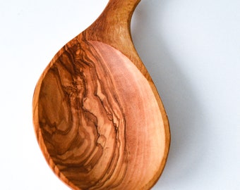 Olive wood snack dish (8.4"), Handmade olive wood nuts keeper, Butter holder, Birthday gift, Anniversary gift, Wedding gift, Serving dish