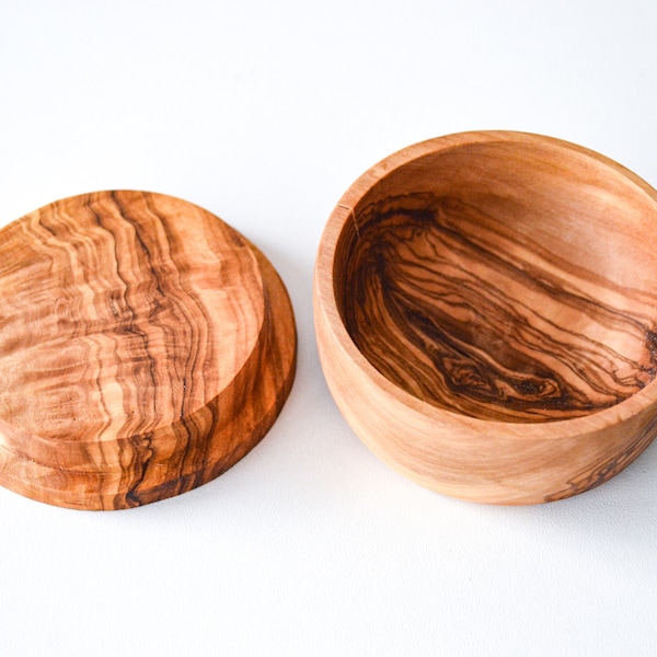 Sugar or salt box| Wooden| sugar Cellar |olive wood bowl with lid| wooden Pinch pot| Jewlery box| special gift| Size: 3.5x1.5"