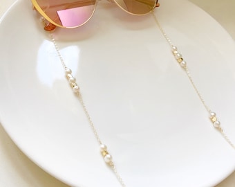 Freshwater pearl gold beads glasses chain, Delicate sunglasses chain, Travel essential, gift for mother, Valentines Gift for her, Lanyard