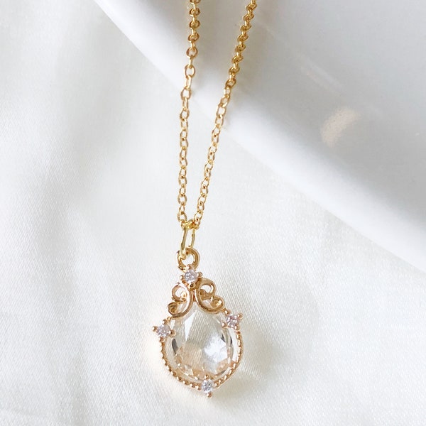 Parkside Accessories Teardrop Necklace Grey