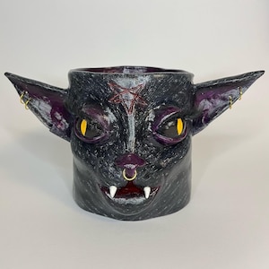 vampire cat plant pot