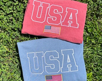Embroidered USA Flag Crewneck Sweatshirt: Patriotic Comfort Colors