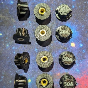 Pro-Line Body Mount Thumb Screw Nuts (12pc)