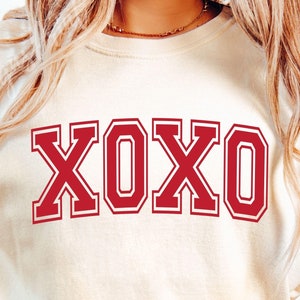 Xoxo SVG, Xoxo PNG, San Valentino Svg, Amore Svg, Maglietta di San Valentino Svg, Varsity Xoxo Svg, San Valentino Svg, Sublimazione, Trendy Valentine Svg