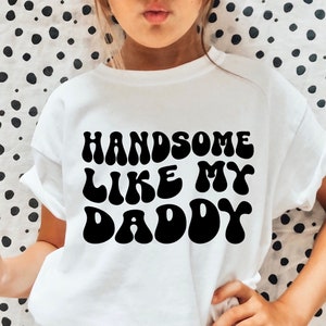 Gut aussehend wie mein Daddy SVG, Baby Boy SVG, lustiges Kleinkind dafür, Daddys Boy Sägeblatt, Vater und Sohn Stück, Papa Zeichen, Neugeborenen Zeichen, Baby Zeichen Zeichen
