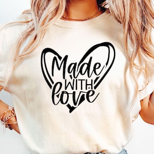 Feito com amor SVG, Bebê Svg, Recém-nascido Svg, Maternidade Svg, Amor Svg, Coração Svg, Feito com amor Camiseta de gravidez Svg, Camiseta de bebê Svg