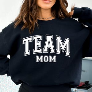 Mamá del equipo SVG, Mamá del equipo universitario Svg, Mamá del equipo Camisa Svg, Mamá del equipo PNG, Mamá animadora Svg, Día del juego Svg, Regalo de mamá del equipo, Entrenador Svg, Mamá deportista Svg