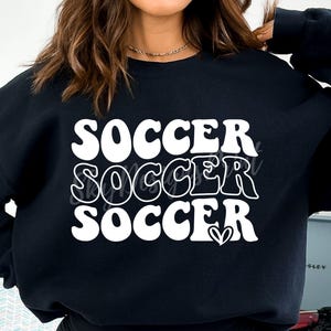 Football SVG, Svg empilés ondulés, football PNG, Svg de maillot de football, football maman Svg, Svg amateur de football, Svg du jour du match de football, Svg vibrations de football
