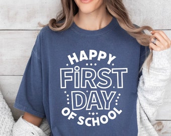 Joyeux premier jour d'école SVG, rentrée des classes SVG, premier jour d'école SVG, 1er jour d'école SVG, SVG de chemise de professeur, SVG de chemise d'école bonjour