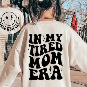 Dans mon ère de maman fatiguée SVG, maman fatiguée SVG, maman fatiguée Png, chemise de maman drôle SVG, citations de maman drôles SVG, vie de maman SVG, ère de maman fatiguée SVG, maman SVG