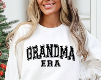 Era della nonna in formato SVG, Nell'era di mia nonna, Nonna in formato SVG, Maglietta della nonna in formato SVG, Nuova nonna, Vita da nonna, Nonna universitaria in formato SVG, Felpa della nonna in formato SVG