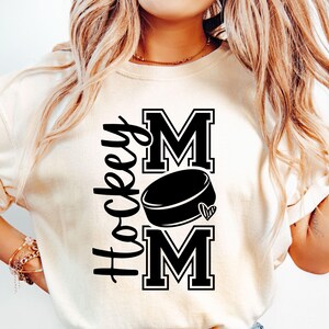 Hockey moeder SVG-PNG, hockey Svg, hockey moeder shirt Svg, Game Day Vibes Svg, hockey shirt Svg, hockeypuck Svg, hockey moeder tijdperk, Hockey Mama Svg