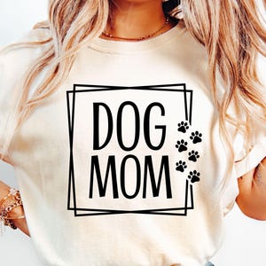 Chien maman SVG, Svg empreinte de patte de chien, chien maman chemise Svg, Svg chien, chien maman Svg, Svg fourrure maman, amoureux des chiens, amour chien Svg, chien chemise Svg, Png