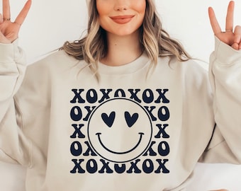 Cara feliz de amor SVG, XOXO Svg, Camisa de San Valentín Svg, Cara feliz con ojos de corazón, Corazón Svg, Sonrisa Png, Día de San Valentín Svg, Vibraciones de San Valentín Png