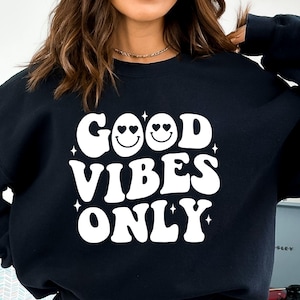 Solo buenas vibras SVG, buenas vibras Svg, vibras positivas Svg, cara feliz Svg, cita motivacional Svg, Svg inspirador, Svg positivo, Svg retro