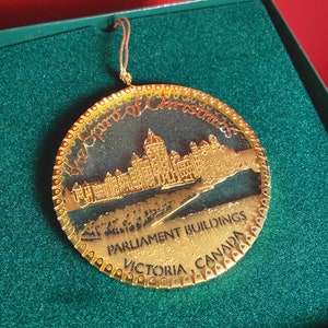 1990s The Spirit Of Christmas Ornament Canada Parliament Building Gold In Box Crystal Glass