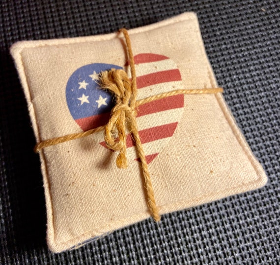 4er-Set Untersetzer Mit USA-Flagge – Hartholz, 8,9x8,9 Cm, Patriotisches Geschenk