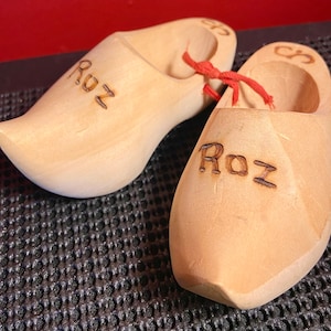 Holland Rare Wooden Shoes Roz Pair Small 4”