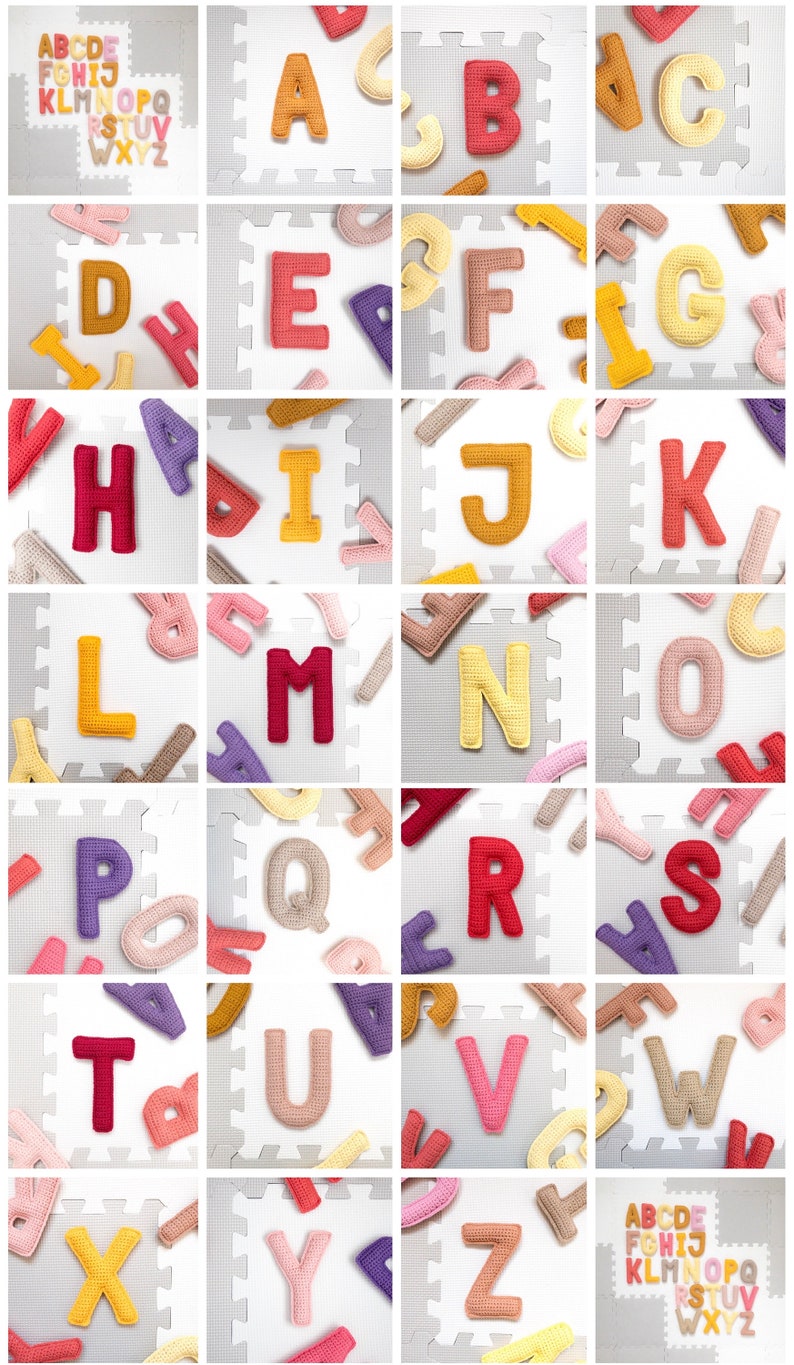 Op de afbeelding: Een set kleurrijke gehaakte alfabetletters op een witte achtergrond. De letters zijn gerangschikt in rijen en kolommen, met elke letter in zijn eigen vierkant. De letters zijn gemaakt van verschillende kleuren, waaronder rood, geel, roze, paars en bruin.
