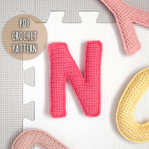 Padrão de crochê da letra N, letras maiúsculas de amigurumi de pelúcia, padrão de alfabeto de crochê, padrão de letras de crochê de pelúcia, alfabeto 3D maiúsculo