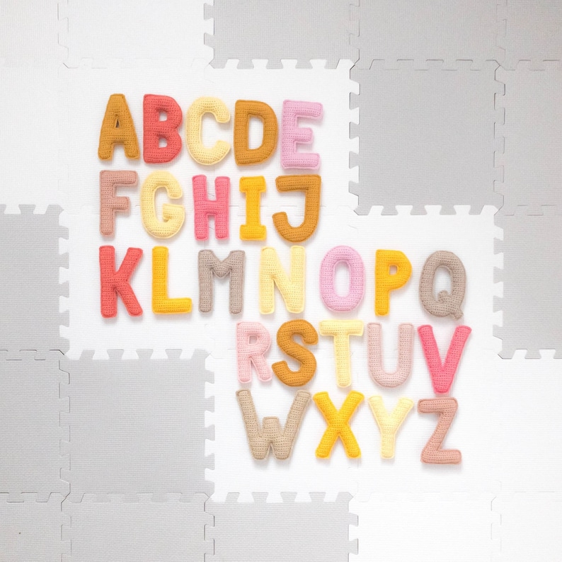 Gehaakt alfabetpatroon, zachte gehaakte letters, gevuld Amigurumi-alfabet, pluche ABC haakpatroon, 3D hoofdletters zelfstudie afbeelding 1